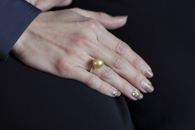 ゴールデン南洋真珠とダイアモンドの指輪